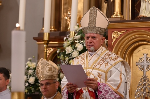 Wałbrzych. Koronacja obrazu Matki Bożej Białokamieńskiej