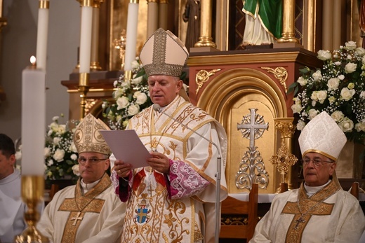 Wałbrzych. Koronacja obrazu Matki Bożej Białokamieńskiej