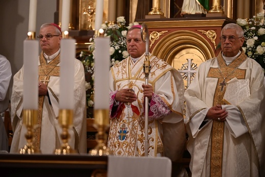 Wałbrzych. Koronacja obrazu Matki Bożej Białokamieńskiej