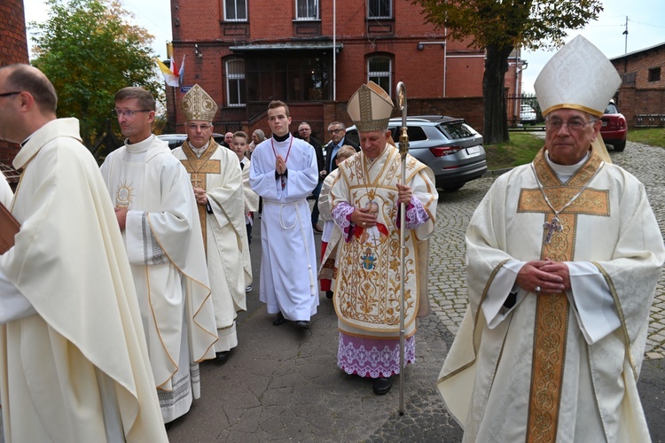 Wałbrzych. Koronacja obrazu Matki Bożej Białokamieńskiej