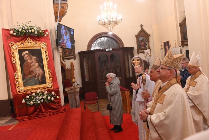 Wałbrzych. Koronacja obrazu Matki Bożej Białokamieńskiej