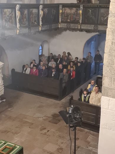 Z różańcem o pokój