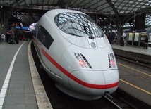 Ruch pociągów dalekobieżnych na północy Niemiec był całkowicie wstrzymany. "To sabotaż"