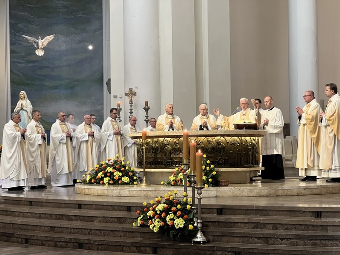 Katowice. Dziękczynienie za synod cz. 1