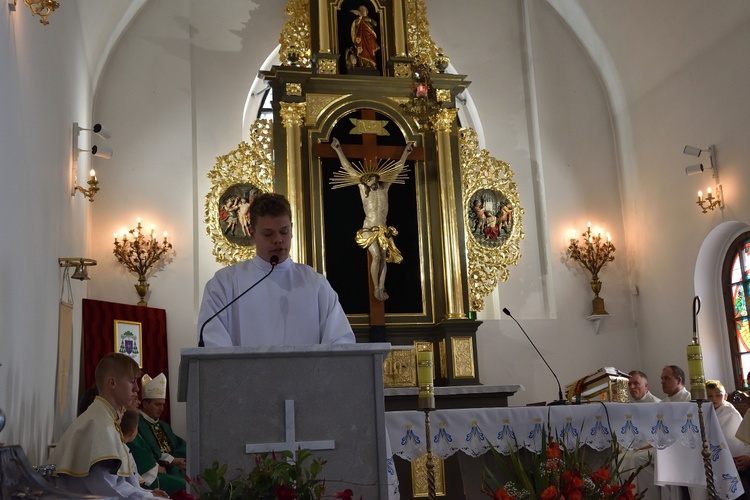 Uroczystość poświęcenia ołtarza w Przyjaźni.