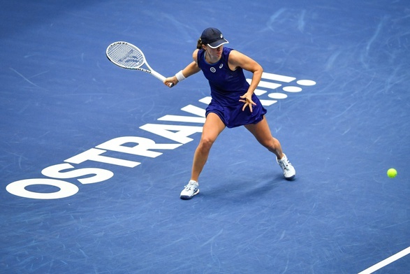 Turniej WTA w Ostrawie - porażka Świątek w finale z Krejcikovą 