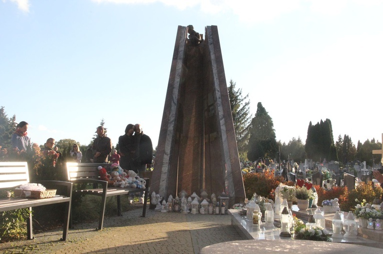 Tarnów-Mościce. Pochówek dzieci utraconych
