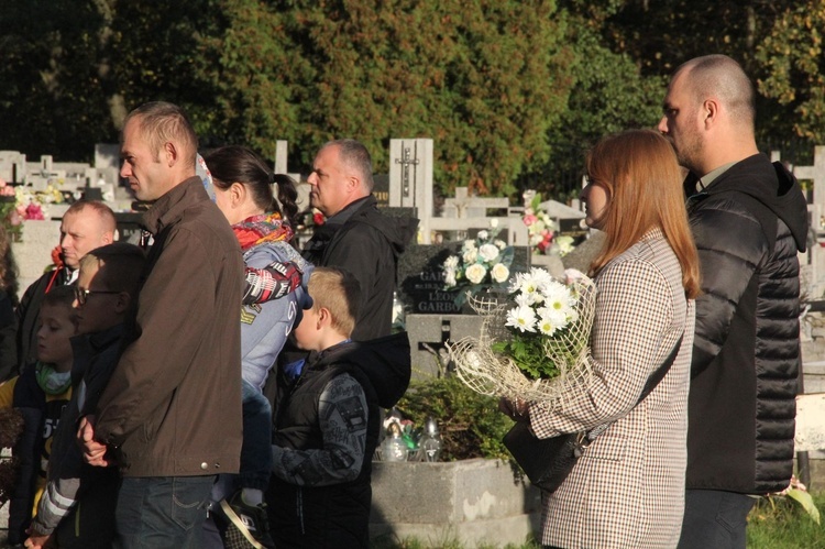 Tarnów-Mościce. Pochówek dzieci utraconych