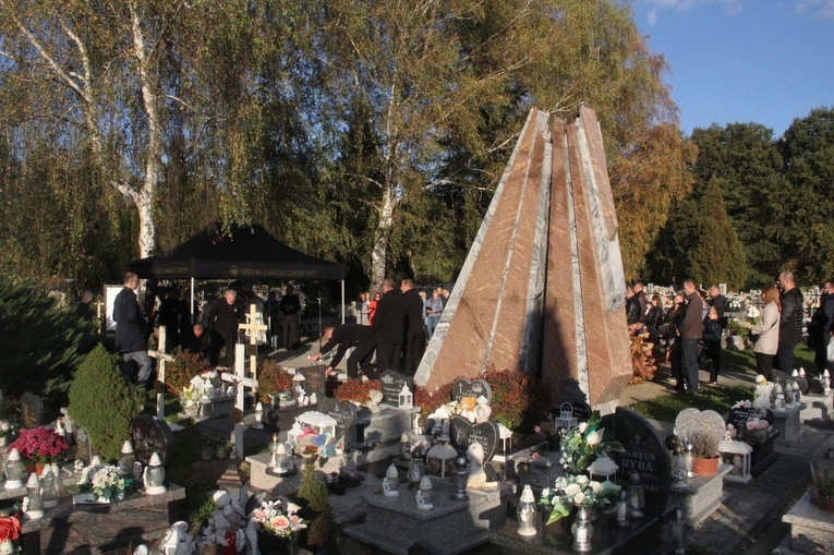 Tarnów-Mościce. Pochówek dzieci utraconych