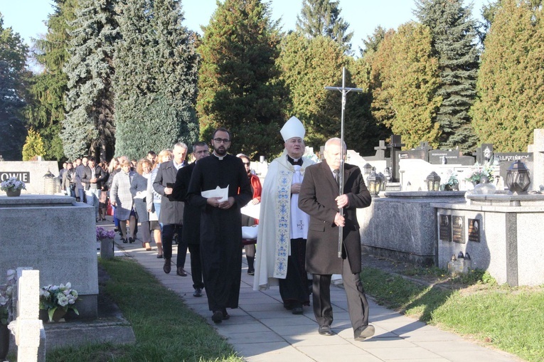 Tarnów-Mościce. Pochówek dzieci utraconych
