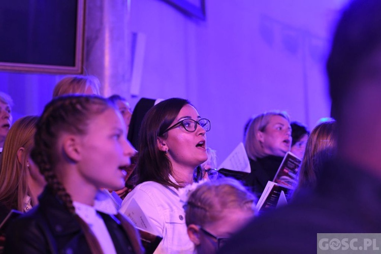 Uwielbienie na zakończenie Zielonogórskich Warsztatów Liturgiczno-Muzycznych