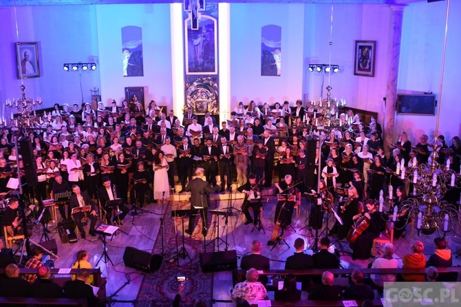 Uwielbienie na zakończenie Zielonogórskich Warsztatów Liturgiczno-Muzycznych