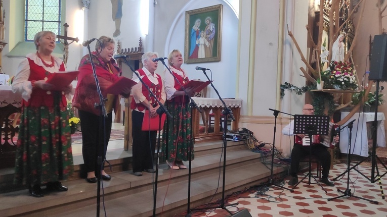 Stolec. Przegląd Pieśni Religijnych z wyjątkowymi tradycjami