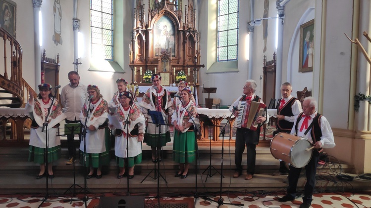 Stolec. Przegląd Pieśni Religijnych z wyjątkowymi tradycjami