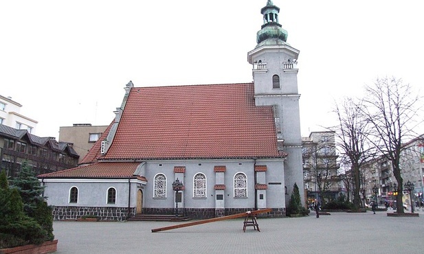 Agresywny mężczyzna demolował kościół w Gdyni