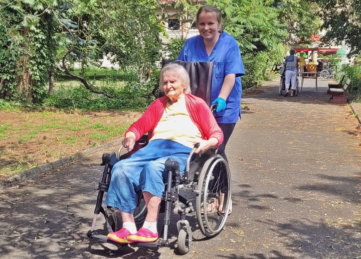 Hospicjum - tam trudno stwierdzić kto daje, a kto bierze