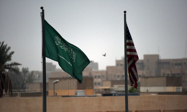 USA: Szef senackiej komisji zapowiedział blokowanie współpracy z Arabią Saudyjskiej, która poparła Rosję