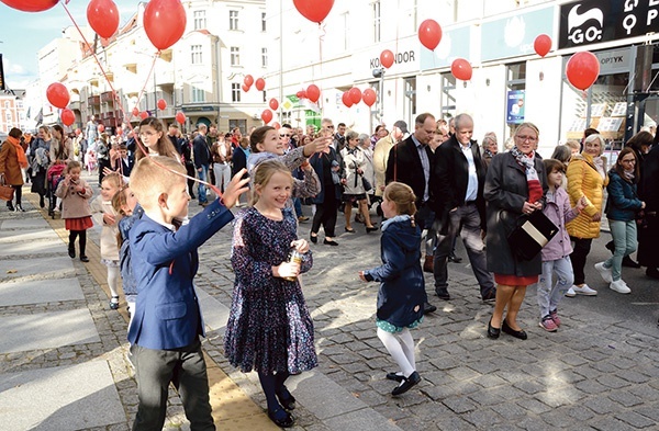 Wyruszyli z placu św. Sebastiana na plac Wolności.