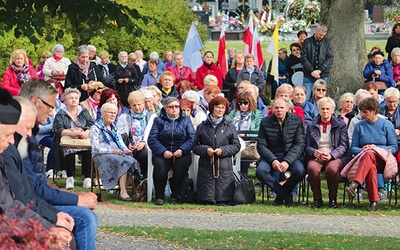 W słoneczną sobotę 8 października sanktuarium odwiedziło ok. 2 tysięcy wiernych.