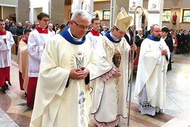 ▲	Abp Witalij Krywicki, biskup kijowsko- -żytomierski, był gościem parafii MB Różańcowej w Lublinie.