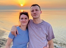 ▲	Warto dbać o relację małżeńską.