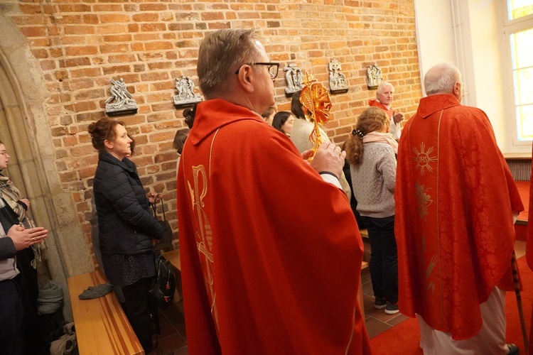 Relikwie Edyty Stein wprowadzone do kaplicy PWT we Wrocławiu