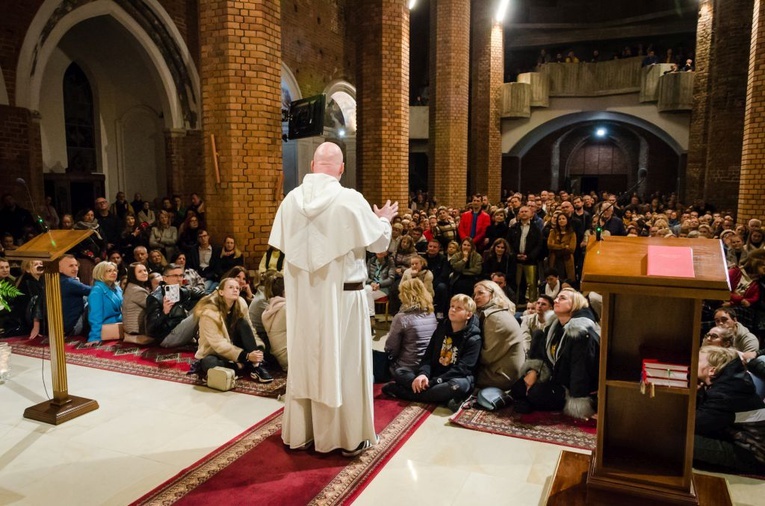 Głogów. Rekolekcje z o. Adamem Szustakiem