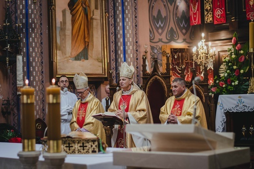 Ogólnopolskie obchody Dnia Ratownictwa Medycznego w sanktuarium Matki Zagłębia i Pani Dąbrowy Górniczej 