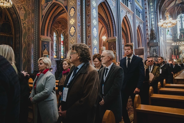 Ogólnopolskie obchody Dnia Ratownictwa Medycznego w sanktuarium Matki Zagłębia i Pani Dąbrowy Górniczej 