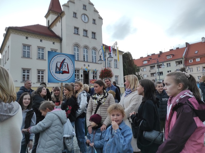 Uroczystości jadwiżańskie 2022. Pielgrzymka trzebniczan i młodzieży duchownej