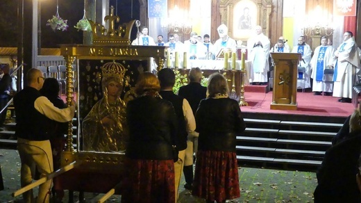 Czuwanie fatimskie w Rychwałdzie z bp. Romanem Pindlem - 13 października 2022 r.
