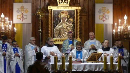 Czuwanie fatimskie w Rychwałdzie z bp. Romanem Pindlem - 13 października 2022 r.