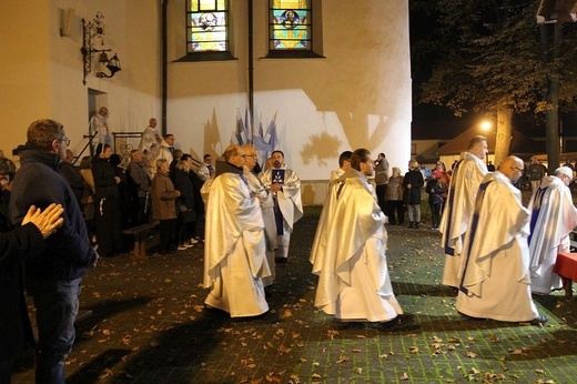 Czuwanie fatimskie w Rychwałdzie z bp. Romanem Pindlem - 13 października 2022 r.