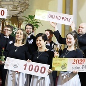 Zdobywcy ubiegłorocznej nagrody grand prix na festiwalu Gaude Cantem: zespół wokalny Luna Plena z Zabrza.