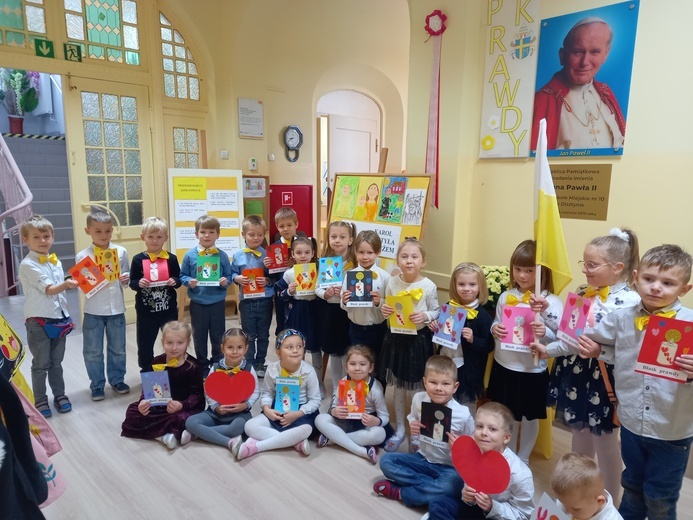 Olsztyn. Dzień Papieski w Przedszkolu Miejskim nr 10