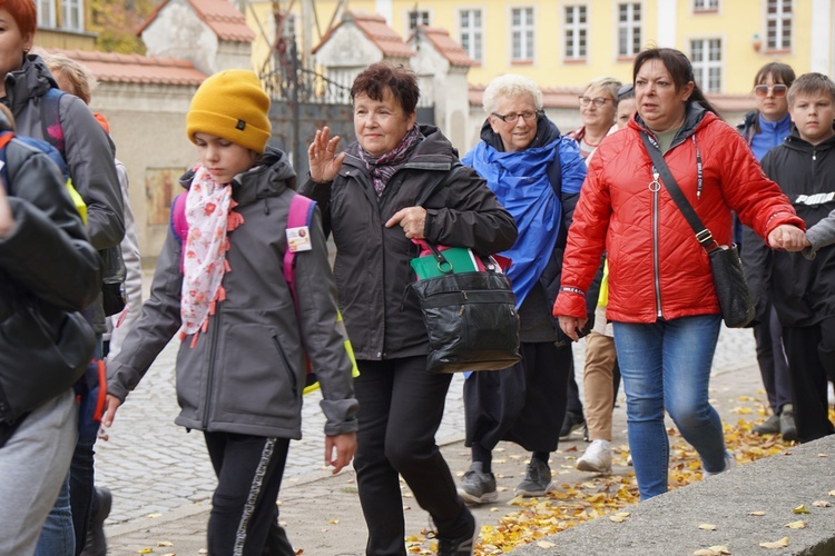 Pielgrzymka trzebnicka 2022 cz. 8 - wejście i Msza św.