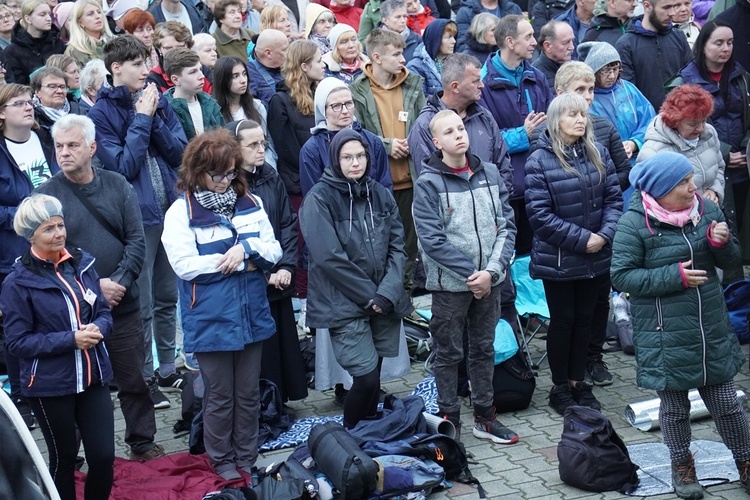 Pielgrzymka trzebnicka 2022 cz. 8 - wejście i Msza św.