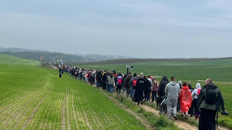 Pielgrzymka trzebnicka z Bagna i Obornik Śląskich