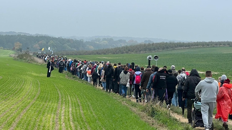 Pielgrzymka trzebnicka z Bagna i Obornik Śląskich