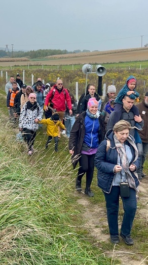 Pielgrzymka trzebnicka z Bagna i Obornik Śląskich