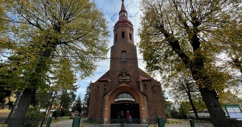 Katowice-Podlesie. Pobłogosławienie kamienia węgielnego 