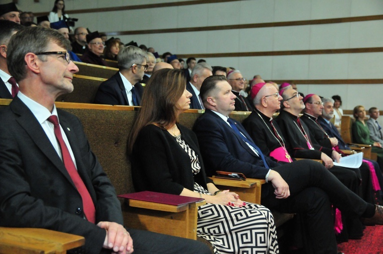 Uniwersytet w służbie prawdzie