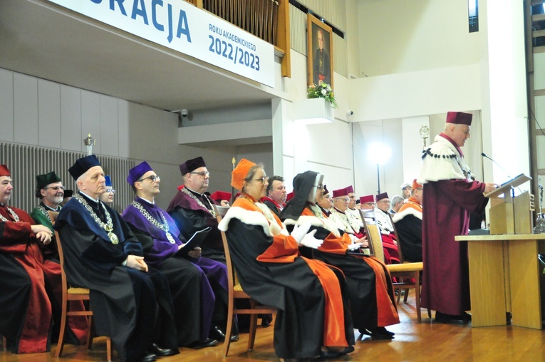 Uniwersytet w służbie prawdzie