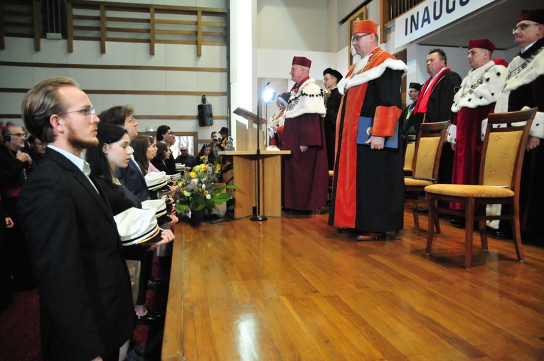 Uniwersytet w służbie prawdzie