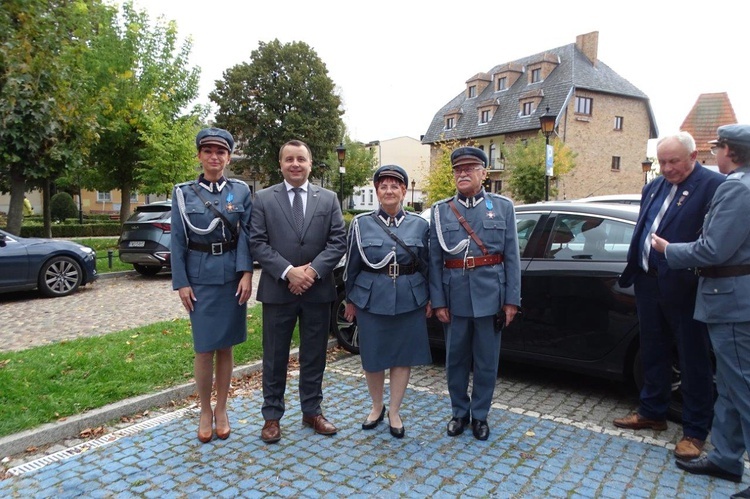 Tablica poświęcona św. Janowi Pawłowi II na wschowskiej farze