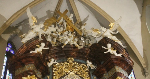 Zabytkowa świątynia i misje miłosierdzia