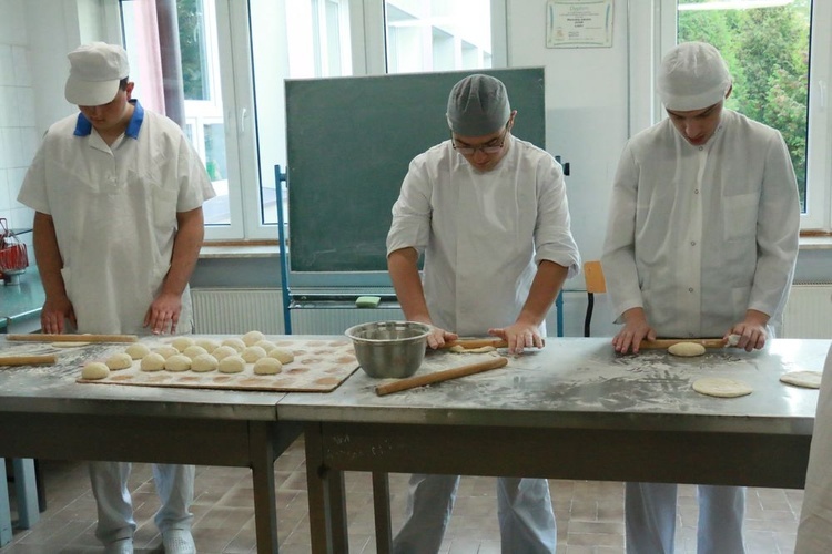 Nauka konkretnego zawodu to szansa na dobrą pracę.