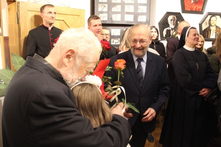 Tarnów. Wernisaż prac prof. Macieja Bieniasza w Muzeum Diecezjalnym