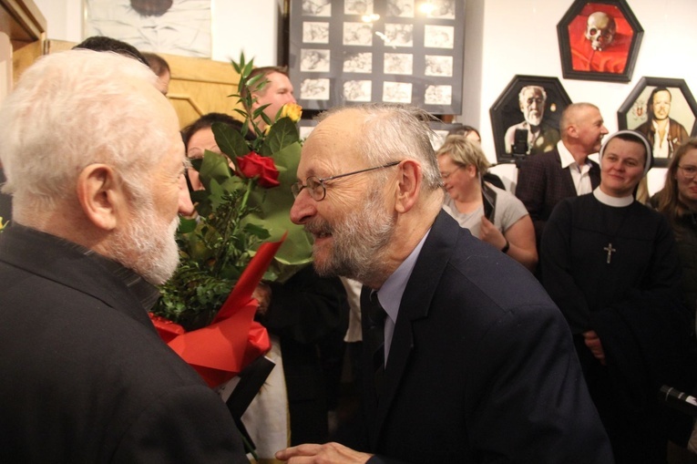 Tarnów. Wernisaż prac prof. Macieja Bieniasza w Muzeum Diecezjalnym