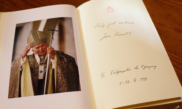 Kościół katolicki na całym świecie wspomina dziś w liturgii św. Jana Pawła II 